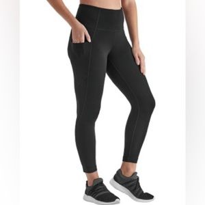 NWOT Classic Everyday High Rise Ankle leggings with side pockets in black